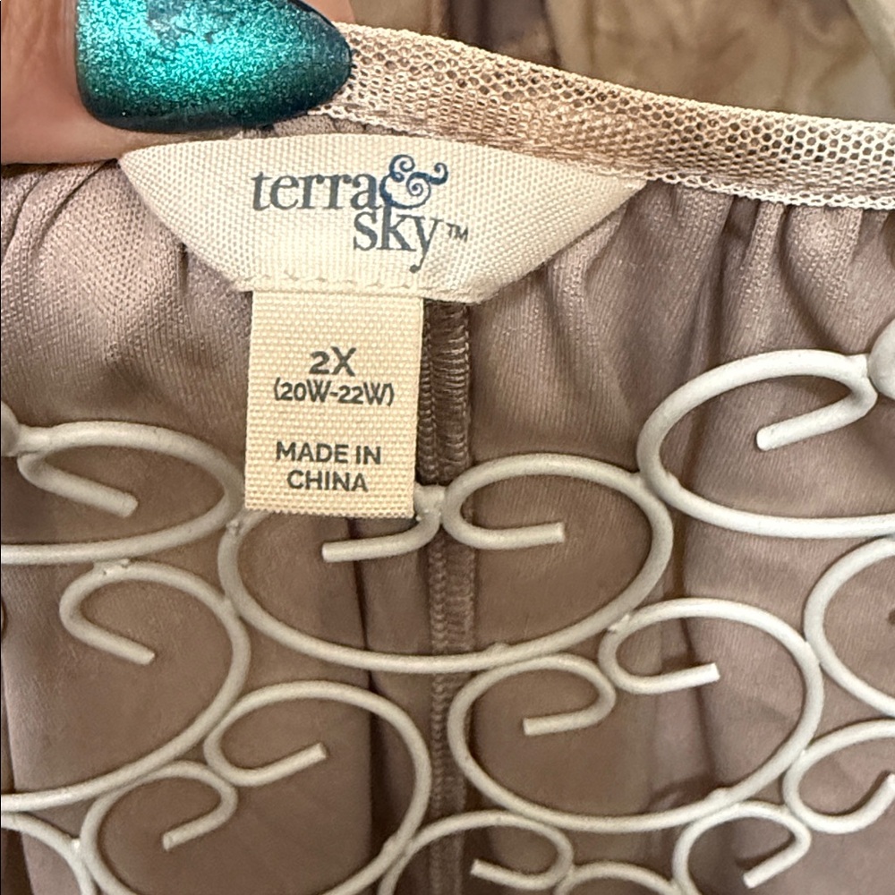 Terra & Sky Beige and Cream Blouse - Picture 3 of 5